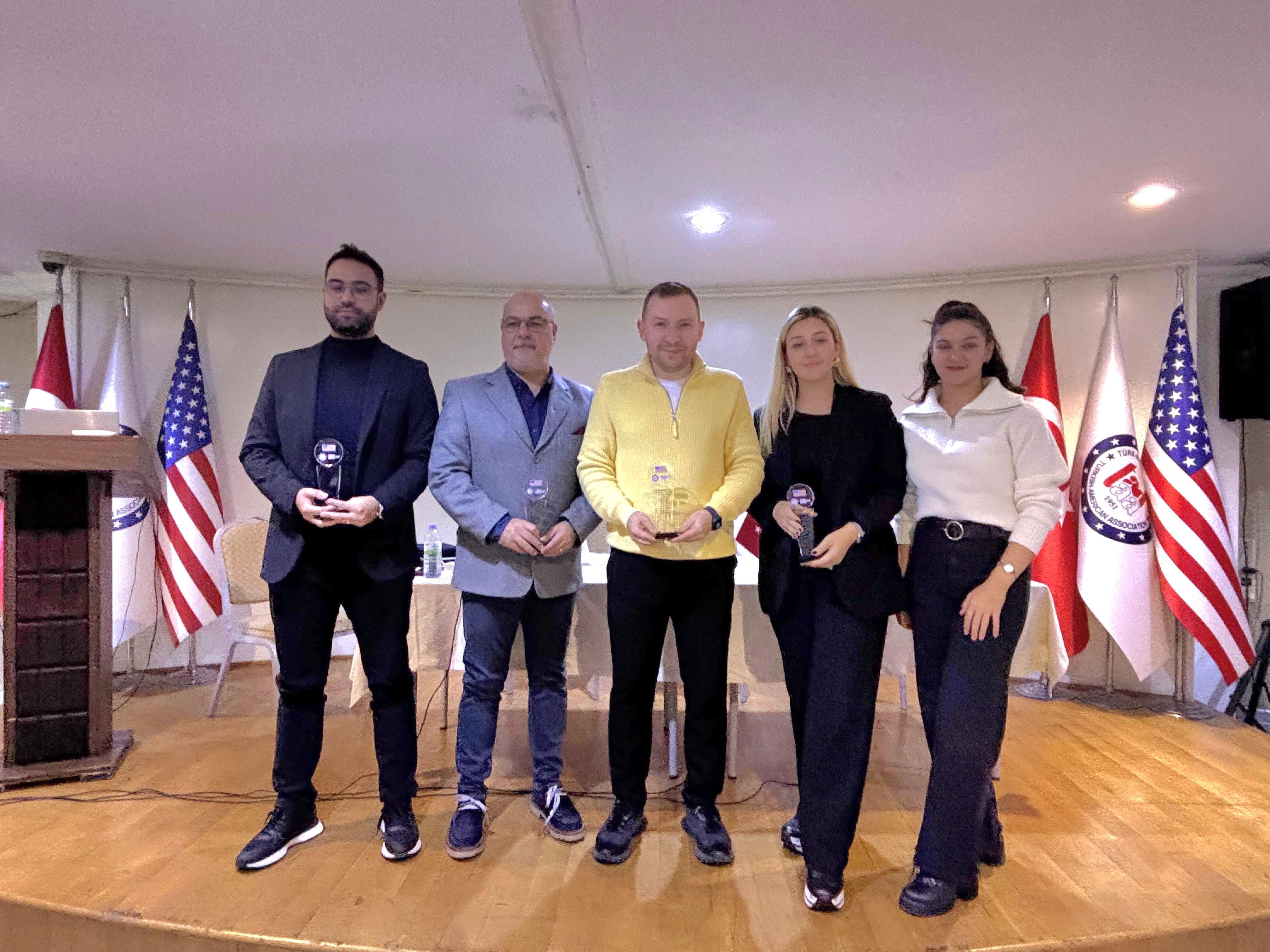 Türk Amerikan Derneği tarafından düzenlenen InspiredbyUS Summit x Uni'de, AIPA olarak “Yapay Zekânın Girişimcilik Kodları” panelimizle yerimizi aldık.